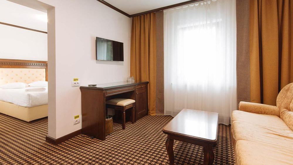 Hotel Alpin Rarau Câmpulung Moldovenesc المظهر الخارجي الصورة