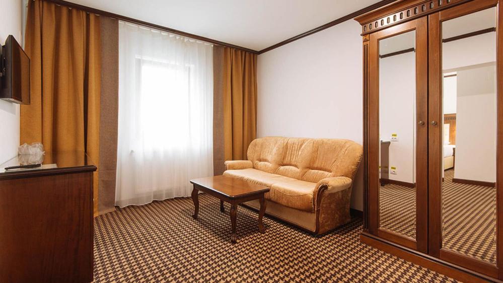 Hotel Alpin Rarau Câmpulung Moldovenesc المظهر الخارجي الصورة